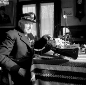 Coen Bot mensenredder NZHR 23 februari 75 jaar, Bestanddeelnr 908-3403