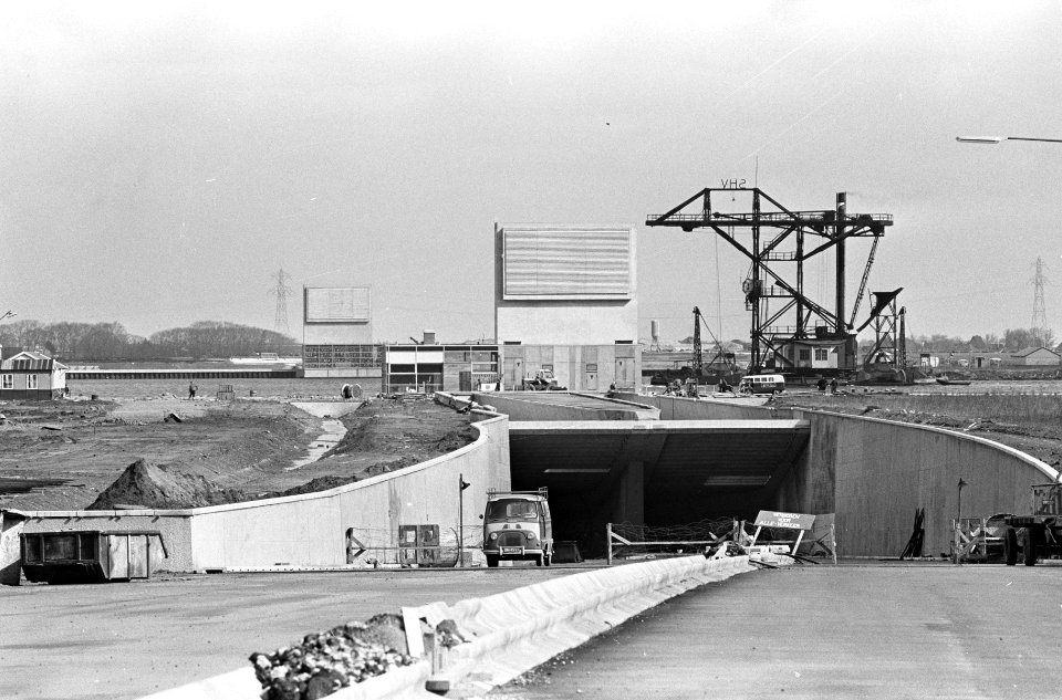 Coentunnel nadert voltooiing, weg naar ingang Coentunnel, Bestanddeelnr 918-9732