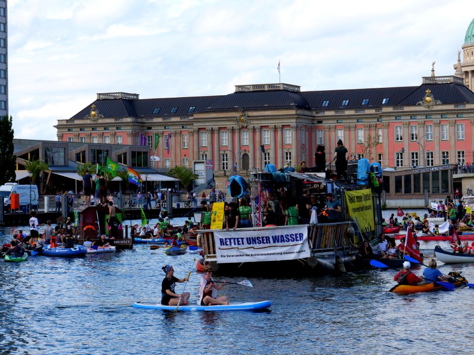 Coal and Boat demonstration 2019 148