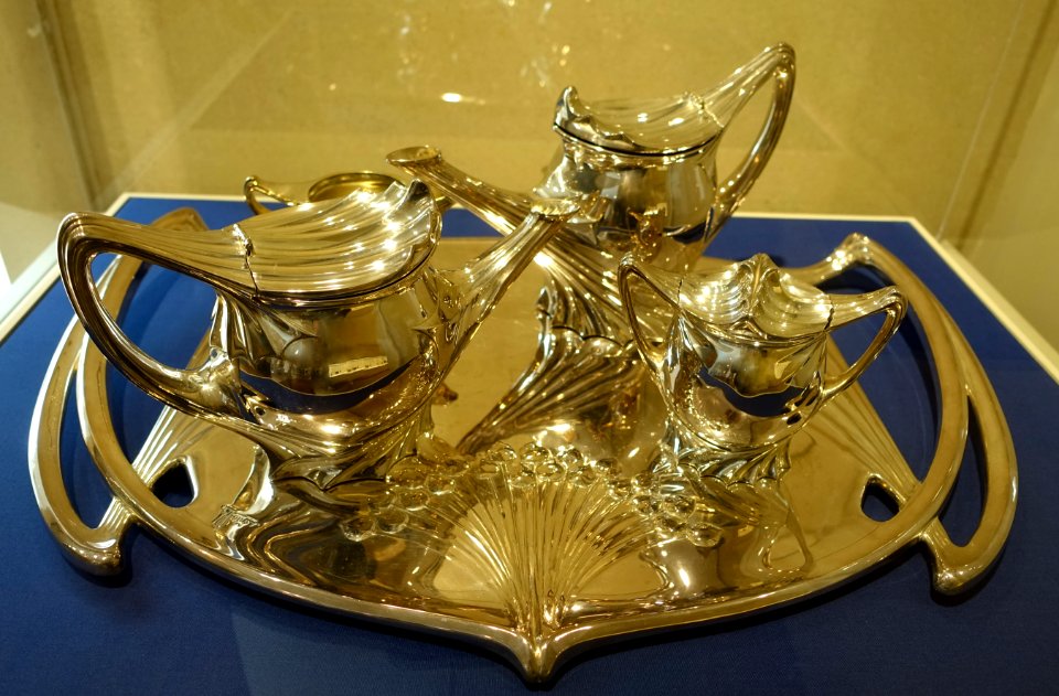 Coffee and tea service, Paul Follot designer, Christofle & Cie, c. 1903-1904, silverplate - Dallas Museum of Art - DSC05142