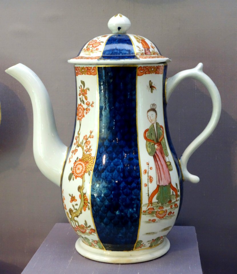 Coffeepot, panels in Kakiemon taste, England, Lowestoft, c. 1768-1770, soft-paste porcelain - California Palace of the Legion of Honor - DSC07686
