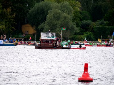 Coal and Boat demonstration 2019 112