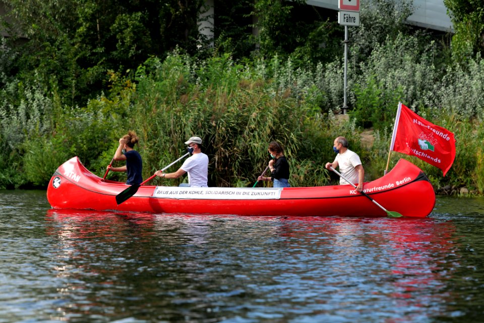 Coal and Boat demonstration 2020-08-29 283
