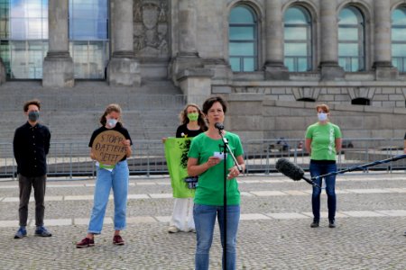 Coal law climate movement press conference at Platz der Republik 2020-07-03 10
