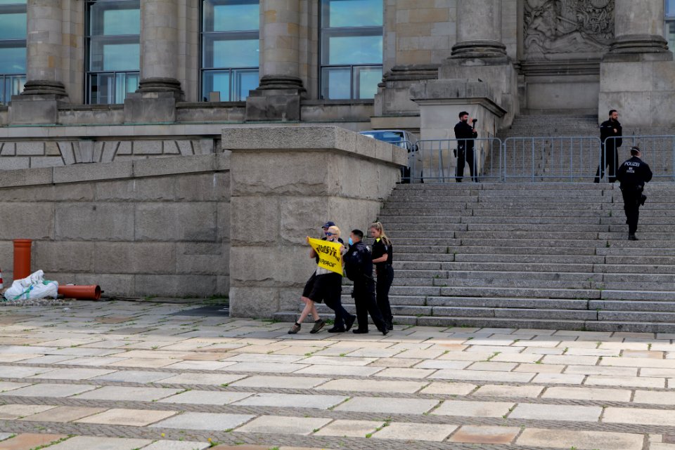 Coal law protest Greenpeace banner Reichstag Berlin 2020-07-03 38