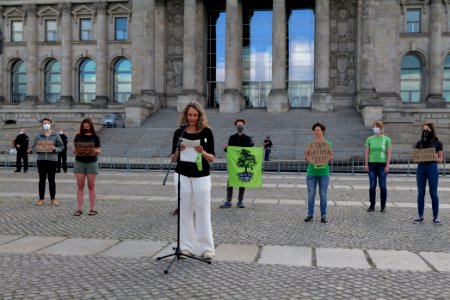 Coal law climate movement press conference at Platz der Republik 2020-07-03 14