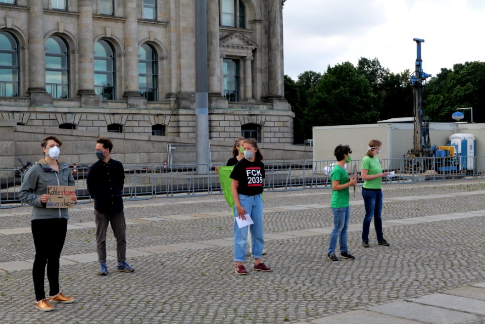 Coal law climate movement press conference at Platz der Republik 2020-07-03 02