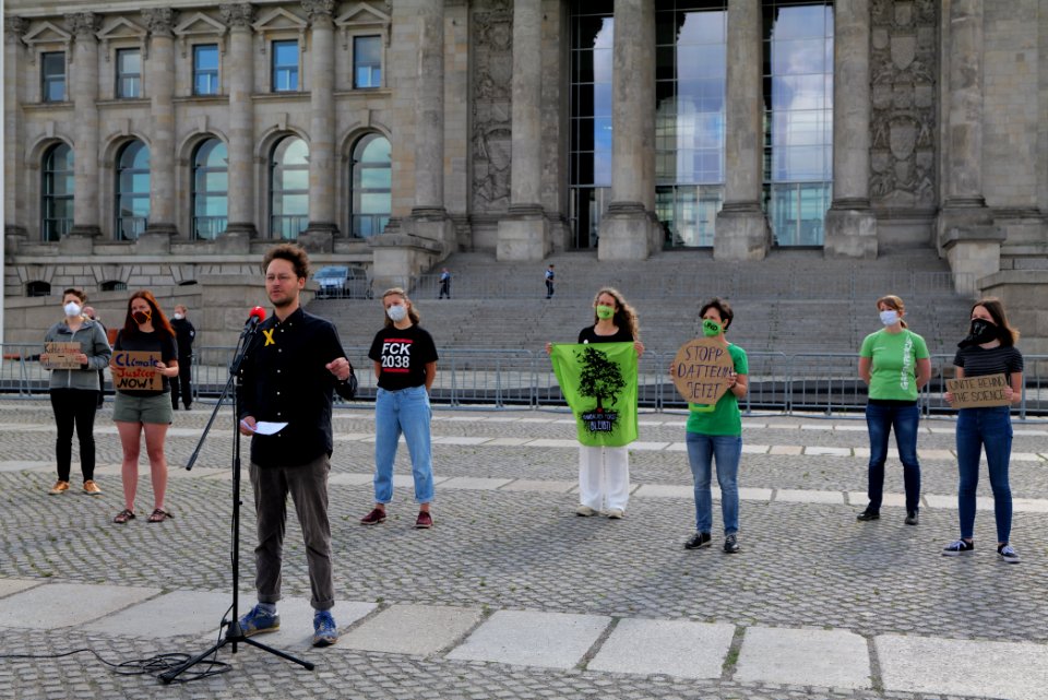 Coal law climate movement press conference at Platz der Republik 2020-07-03 20