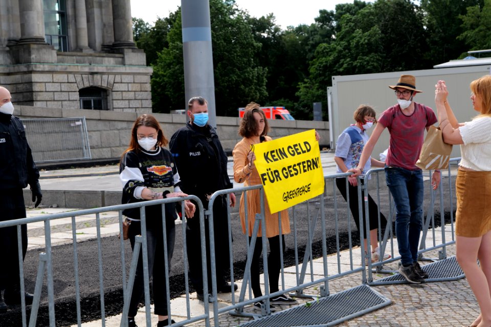 Coal law protest Greenpeace banner Reichstag Berlin 2020-07-03 42