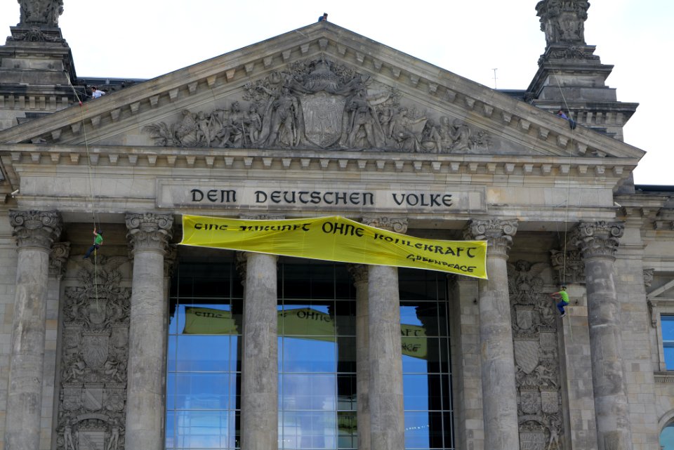 Coal law protest Greenpeace banner Reichstag Berlin 2020-07-03 18