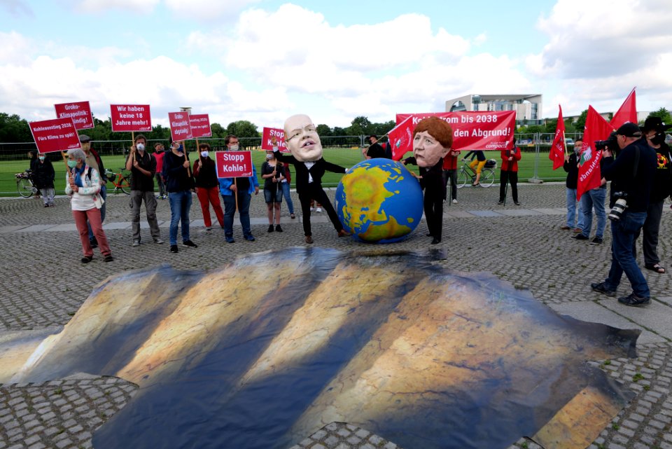 Coal law protest at Platz der Republik 2020-07-03 Campact 04