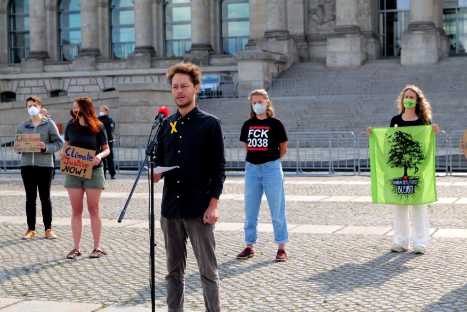 Coal law climate movement press conference at Platz der Republik 2020-07-03 18