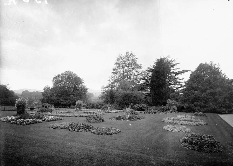 Clungunford Hall gardens (1294546)