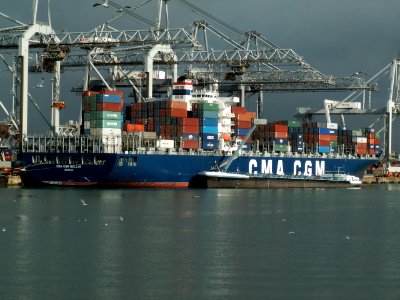 CMA CGM Bellini IMO 9280598 (aft view), at the Amazone harbour, Port of Rotterdam, Holland 11-Feb-2006