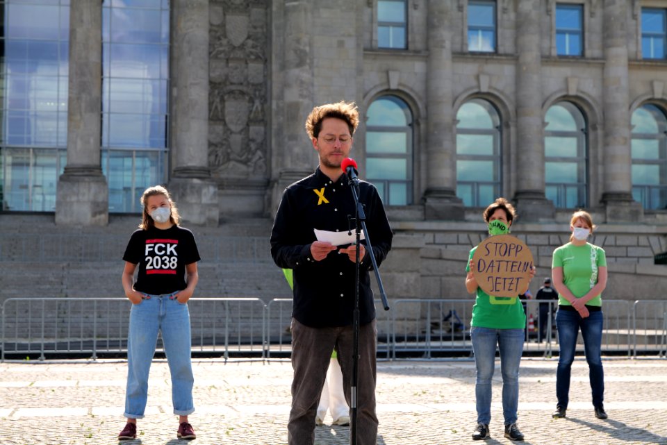 Coal law climate movement press conference at Platz der Republik 2020-07-03 22