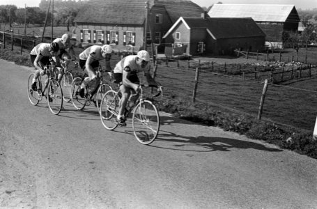 Clubkampioenschappen wielrennen 1964 bij Wijk bij Duurstede , winnende ploeg bij, Bestanddeelnr 916-9091