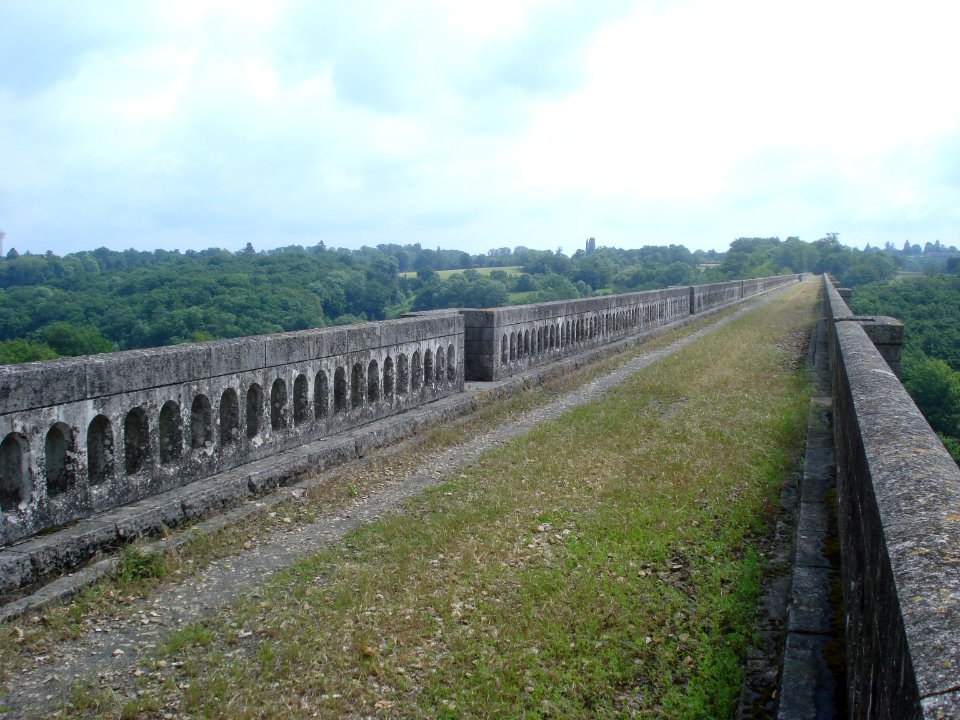 Cluis (Indre, Fr), le viaduc de l'Auzon