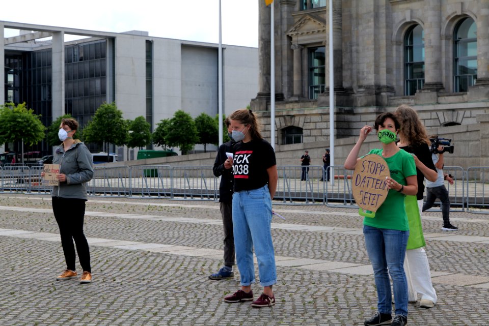 Coal law climate movement press conference at Platz der Republik 2020-07-03 01