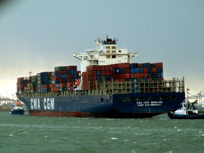 CMA CGM Berlioz astern, Port of Rotterdam, Holland 17-Dec-2005