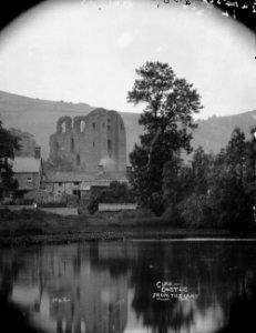 Clun castle from the lake (1295149)