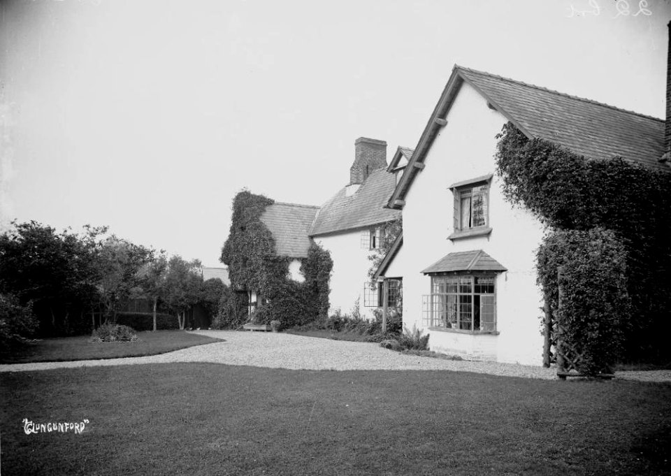 Clungunford (1293358)
