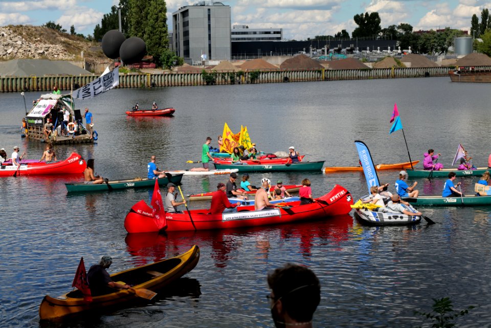 Coal and Boat demonstration 2020-08-29 218