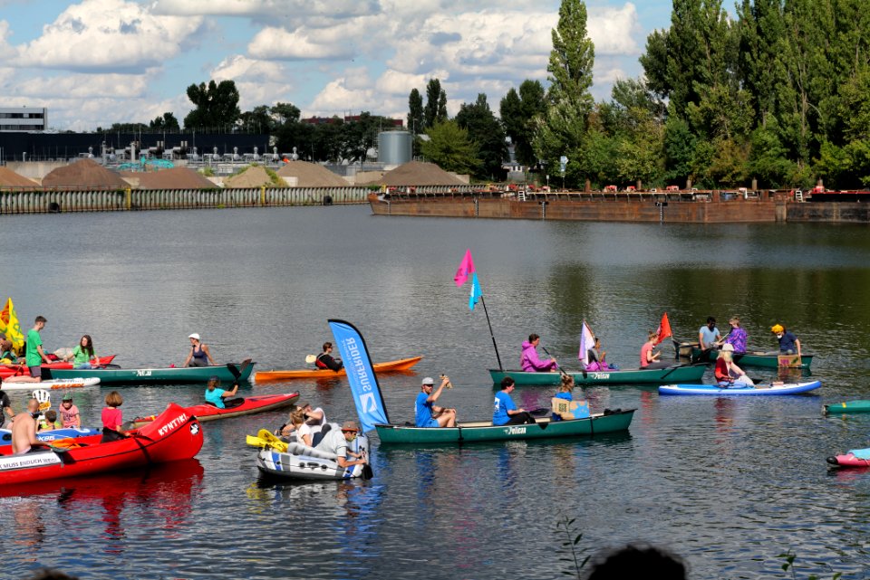 Coal and Boat demonstration 2020-08-29 221