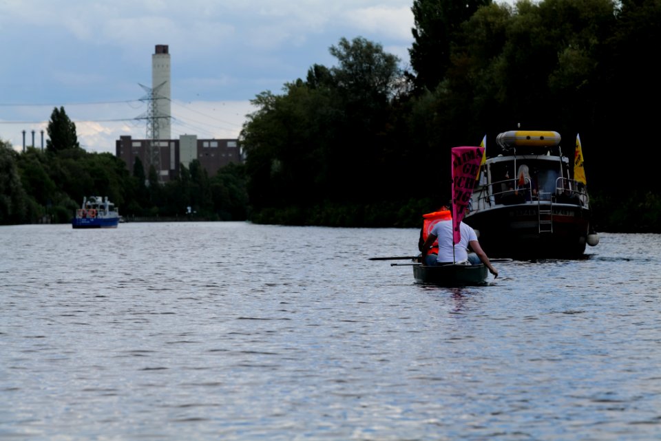 Coal and Boat demonstration 2020-08-29 176