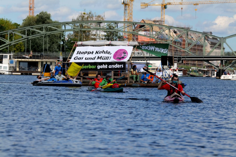 Coal and Boat demonstration 2020-08-29 76