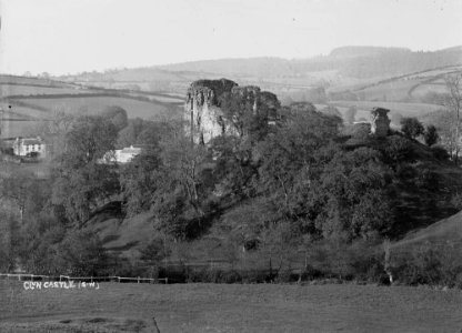 Clun castle (S.W) (1294964)