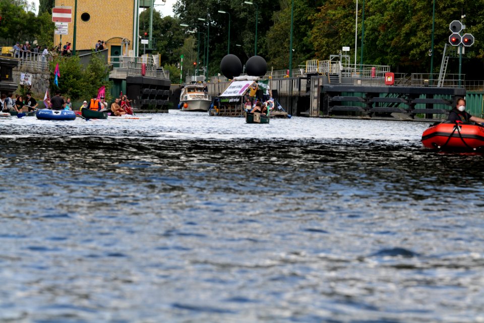Coal and Boat demonstration 2020-08-29 140