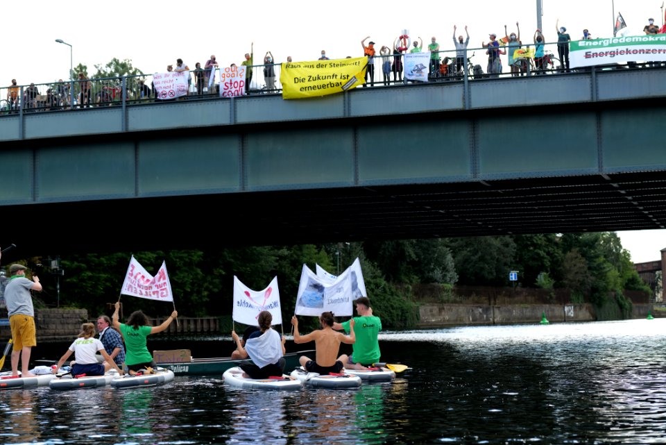 Coal and Boat demonstration 2020-08-29 137