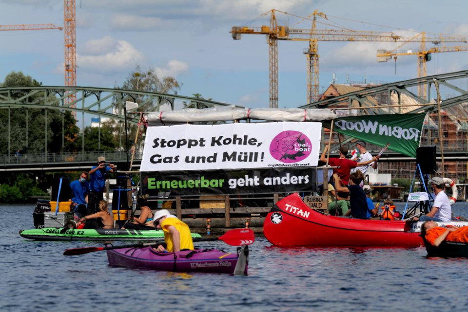 Coal and Boat demonstration 2020-08-29 83