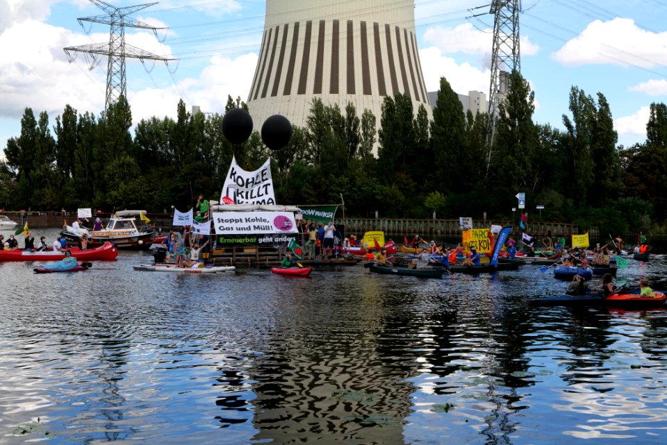 Coal and Boat demonstration 2020-08-29 230