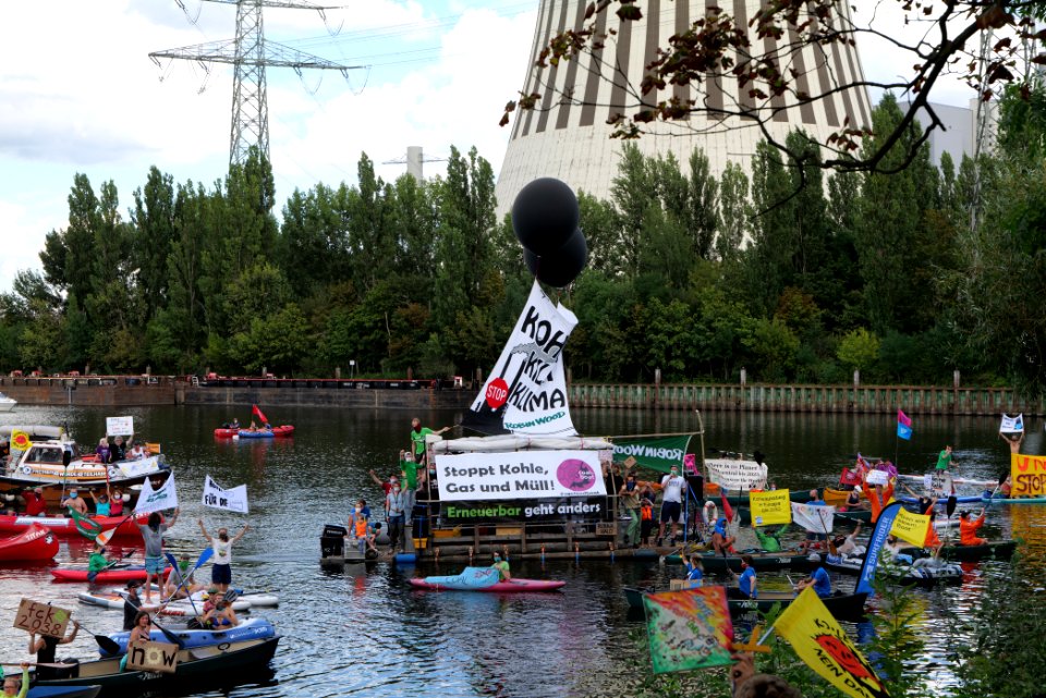 Coal and Boat demonstration 2020-08-29 227