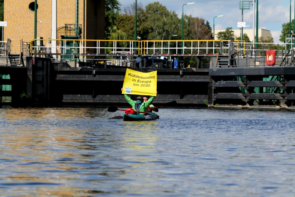 Coal and Boat demonstration 2020-08-29 127