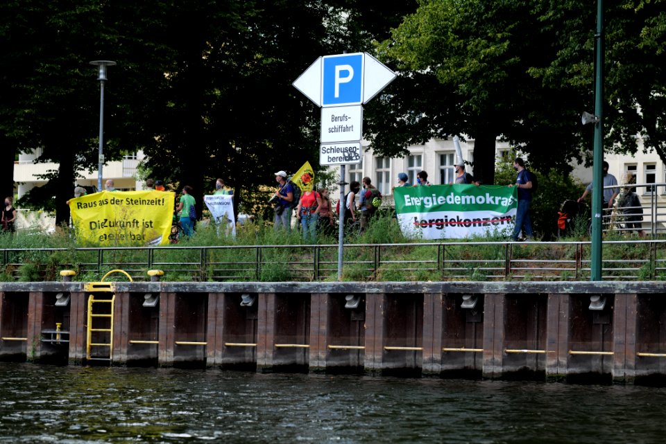 Coal and Boat demonstration 2020-08-29 156
