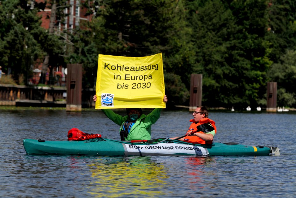 Coal and Boat demonstration 2020-08-29 100