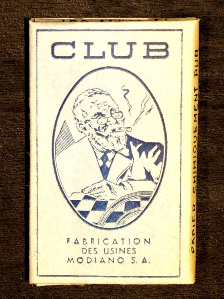 Club vloeitjes cigarettenpapier (Cigarette rolling papers) pic1
