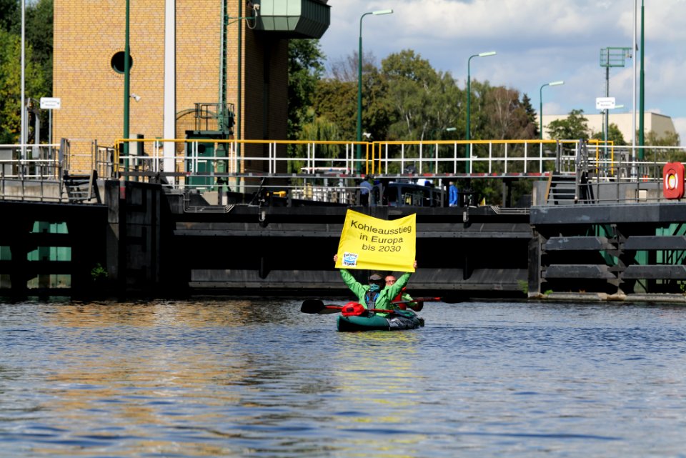 Coal and Boat demonstration 2020-08-29 126