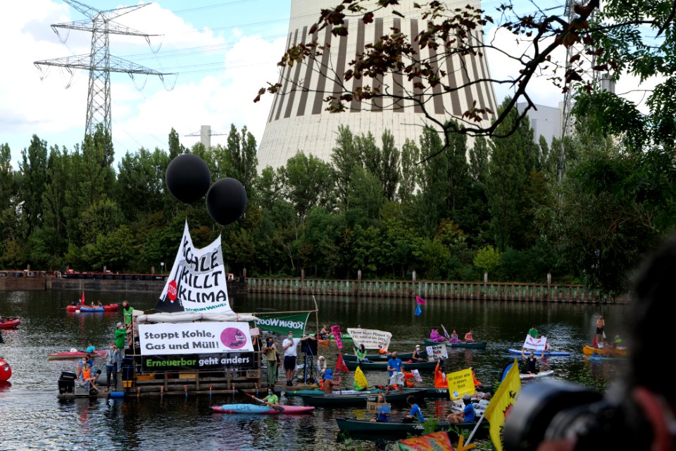 Coal and Boat demonstration 2020-08-29 225