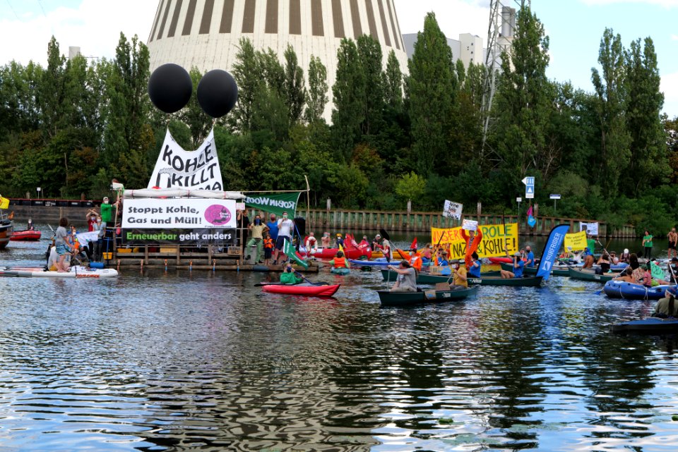 Coal and Boat demonstration 2020-08-29 233
