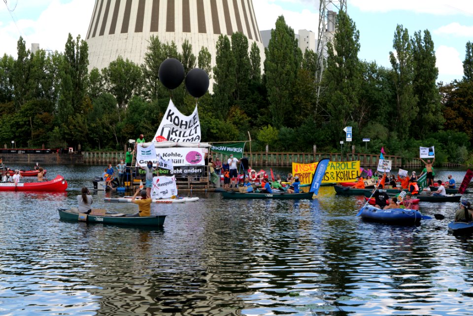 Coal and Boat demonstration 2020-08-29 236