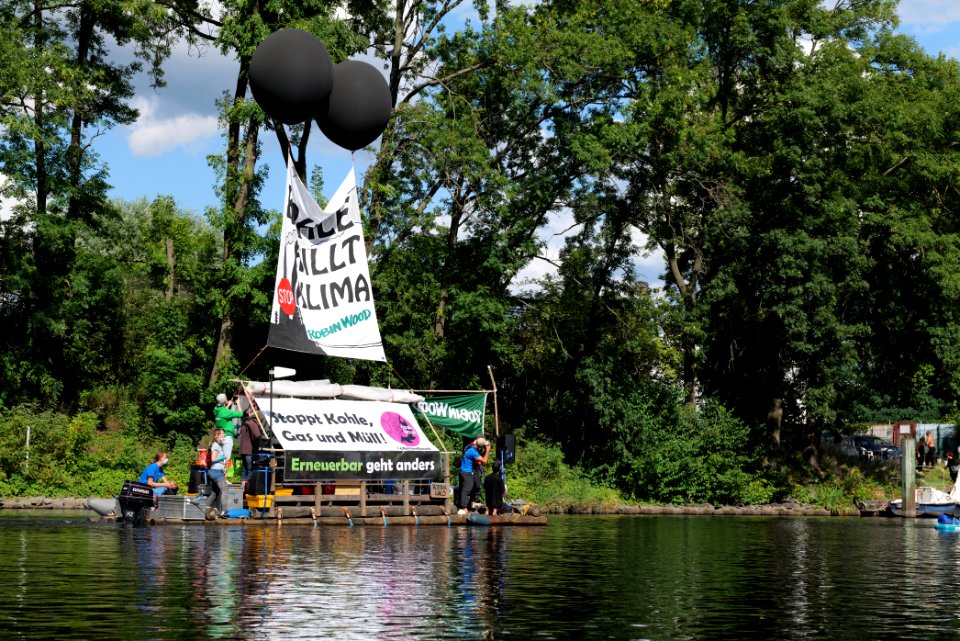 Coal and Boat demonstration 2020-08-29 214