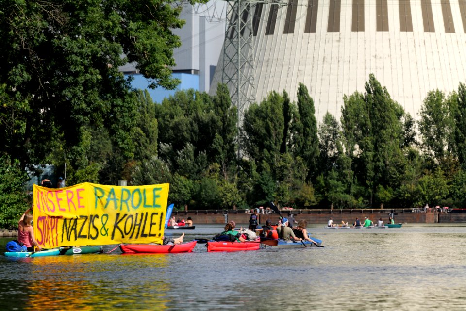 Coal and Boat demonstration 2020-08-29 210