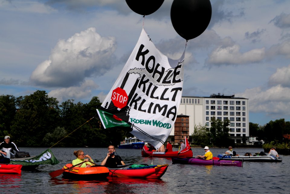 Coal and Boat demonstration 2020-08-29 18
