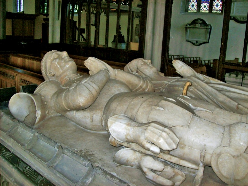 Cobham tomb, Lingfield, detail 1