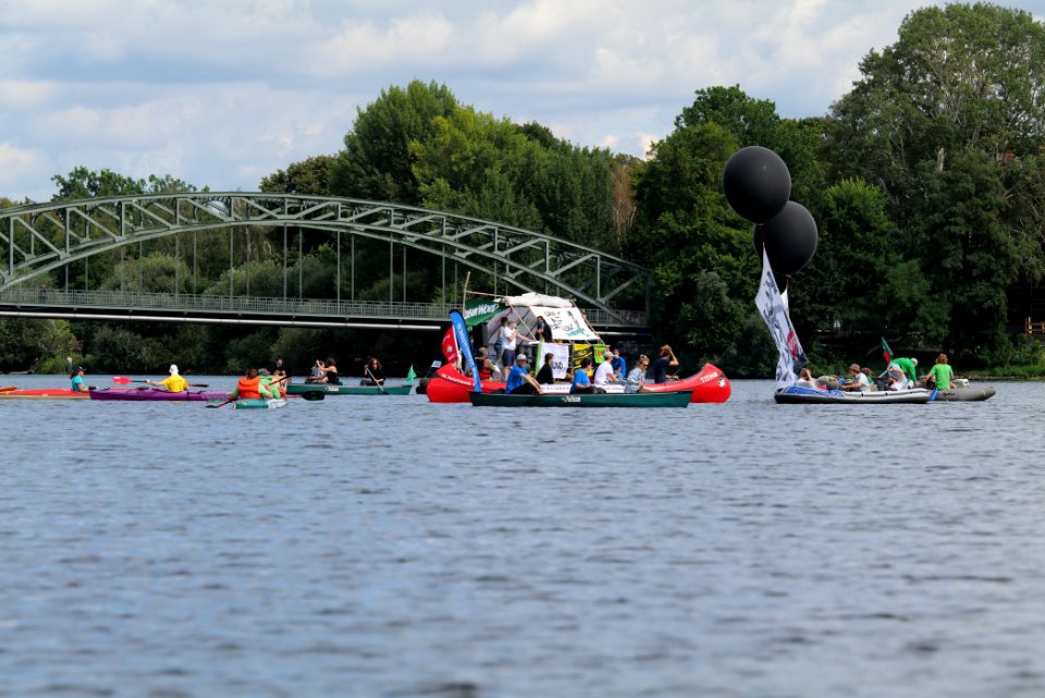 Coal and Boat demonstration 2020-08-29 65