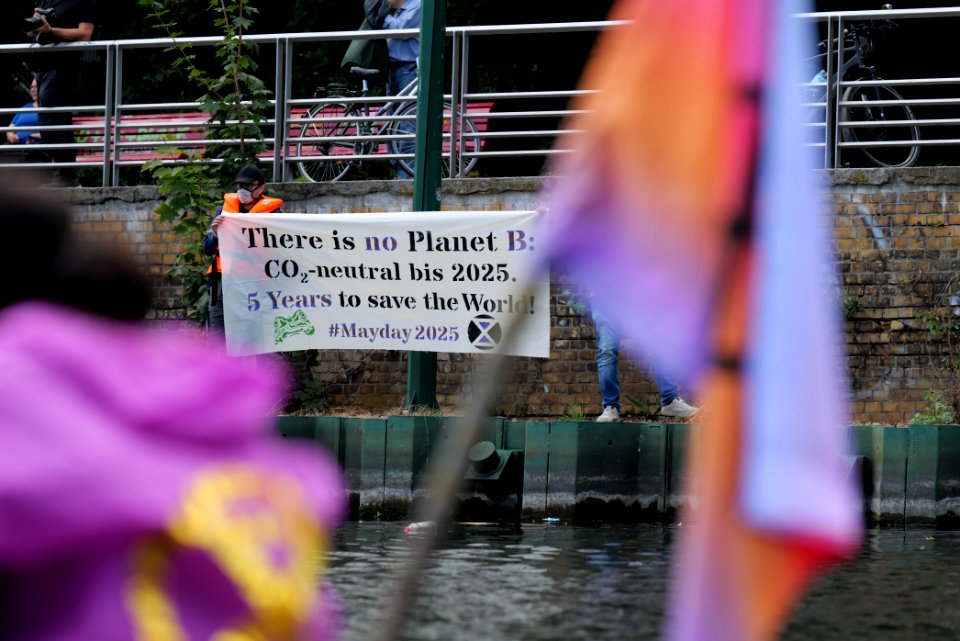 Coal and Boat demonstration 2020-08-29 135