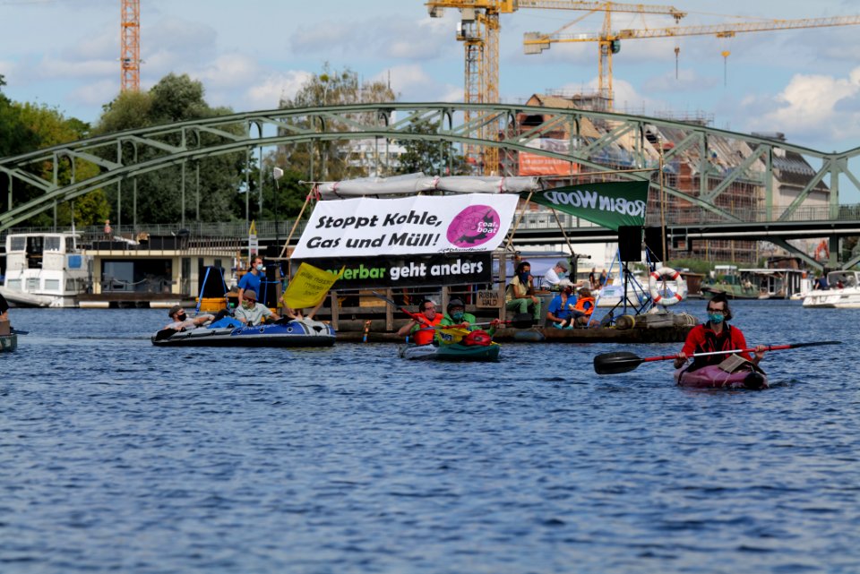 Coal and Boat demonstration 2020-08-29 75